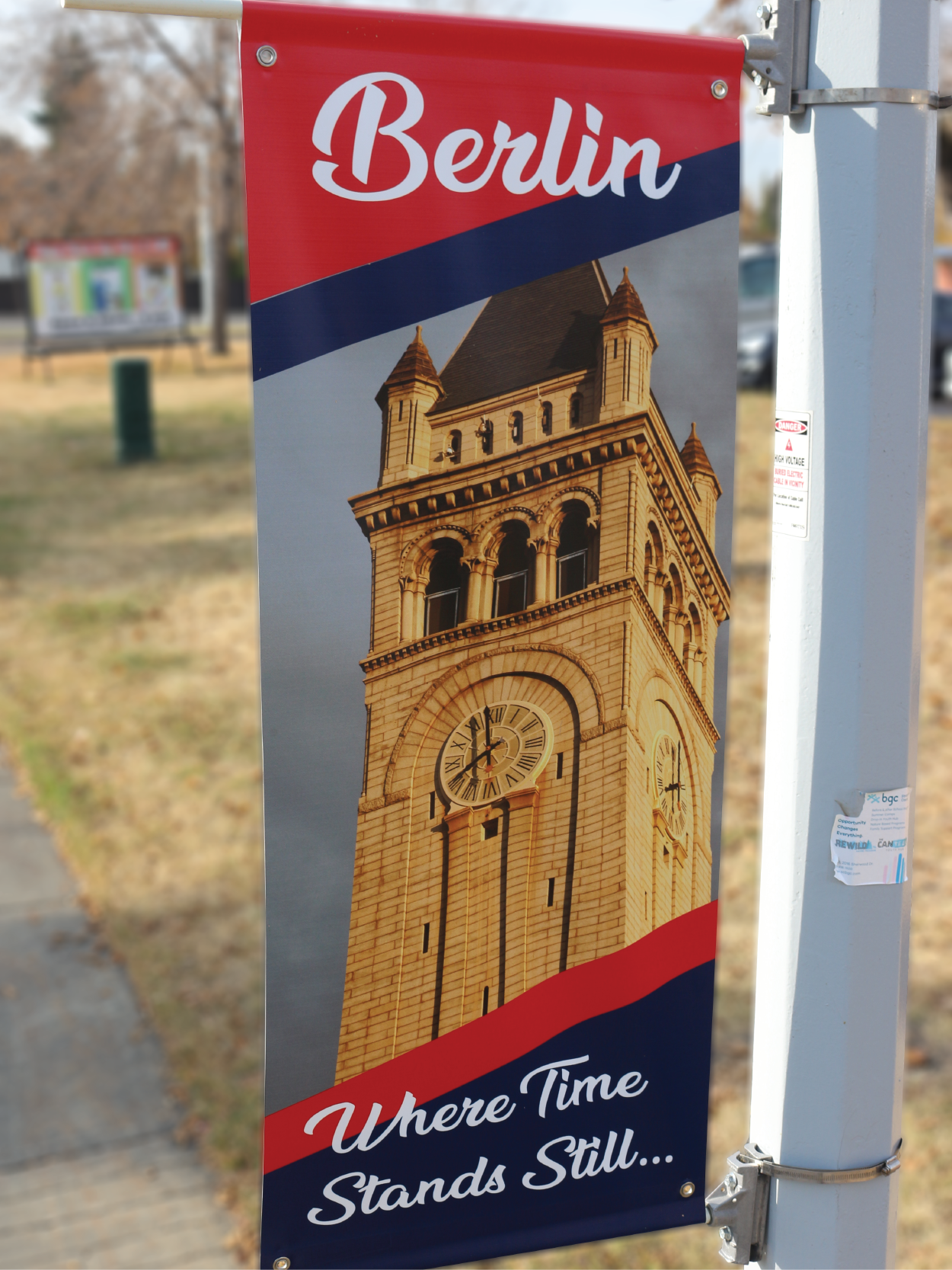 Street pole banners for cities and towns boulevards and main streets an avenues 